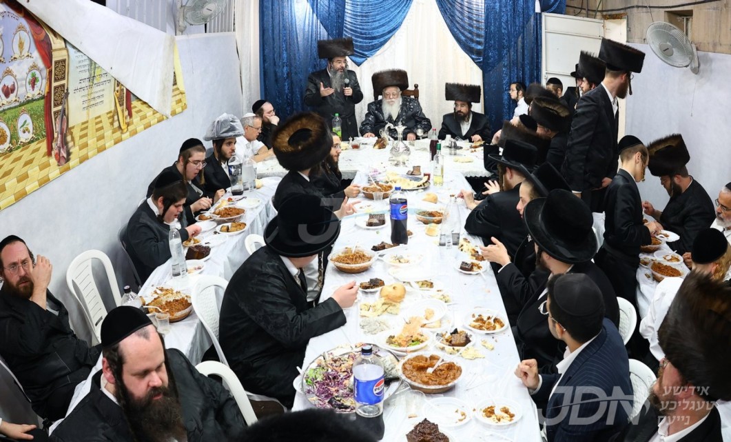 סוכות אין חצר הקודש שאץ וויזניץ