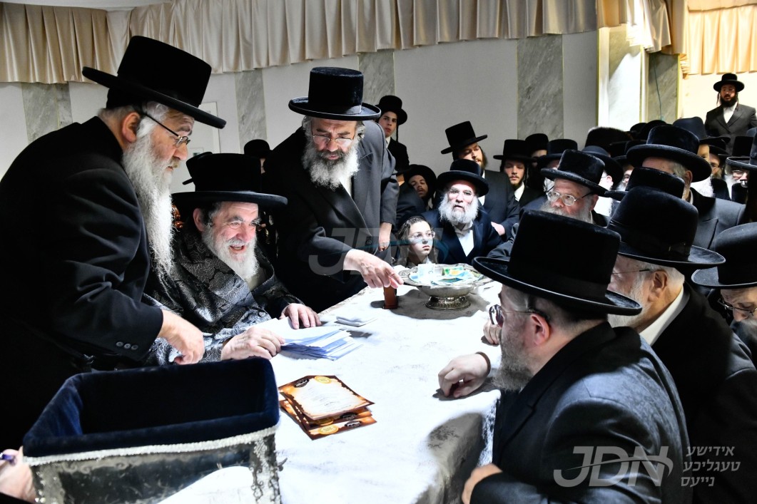 האדמו&quot;ר מוויזניץ ביי קבלת קהל פאר זקני חסידי וויזניץ אין בני ברק