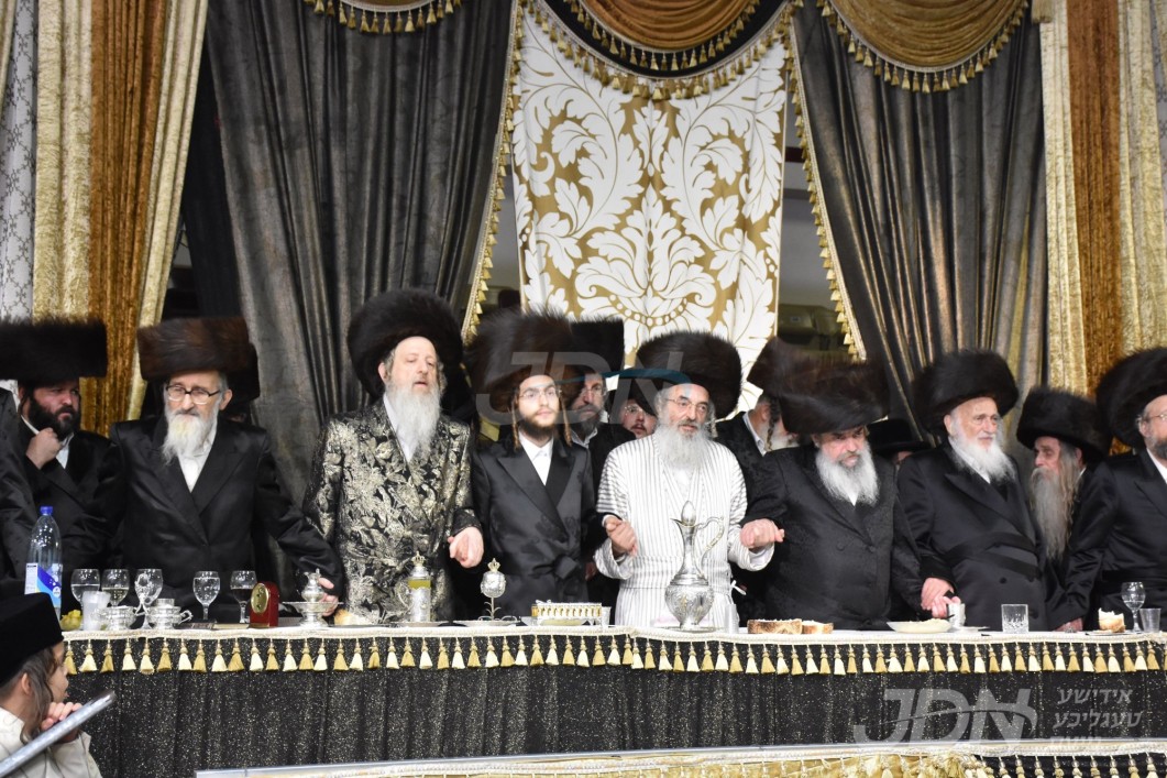 שמחת החתונה בבית לעלוב - דזיקוב וויזניץ - פאפא ירושלים