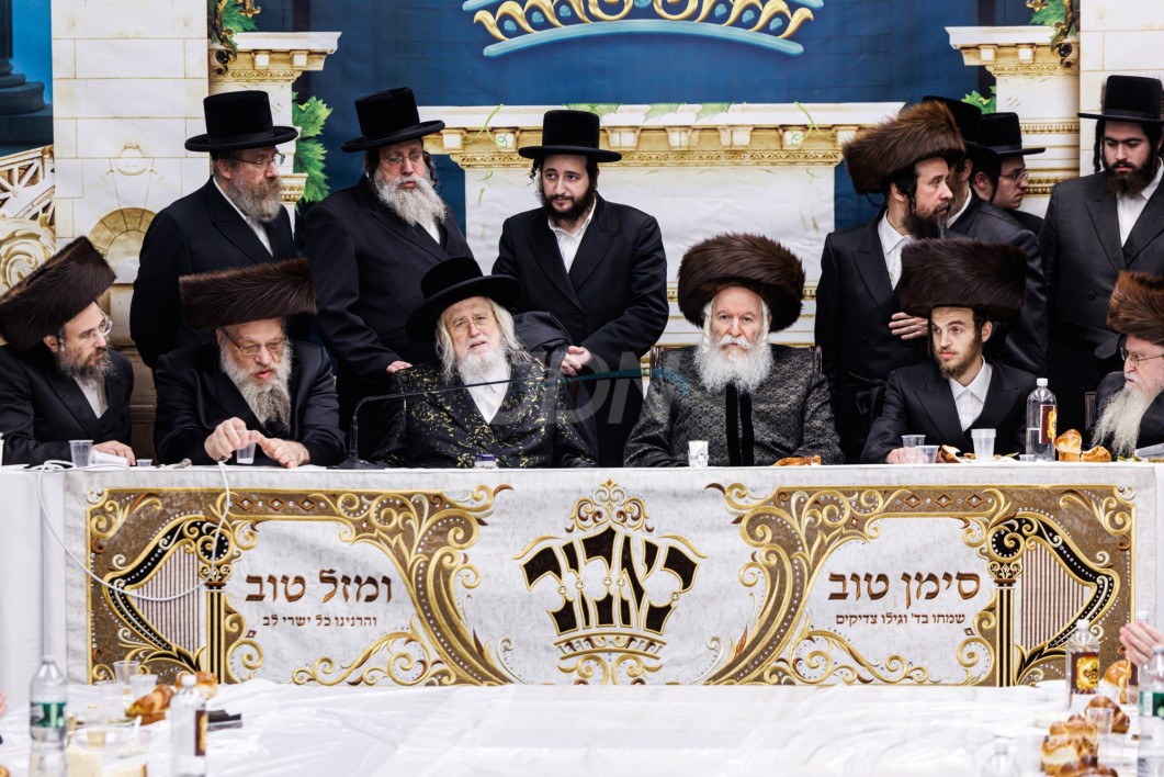 שמחת השבע ברכות פון אן אייניקל פון האדמו&quot;ר מבאבוב אין מתיבתא עץ חיים ד&#039;באבוב