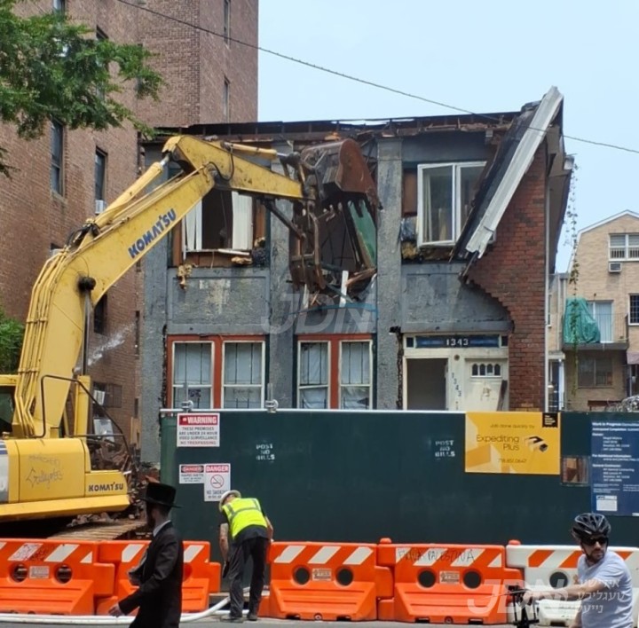 נייע פליגל ווערט צוגעבויעט צום בנין בית אסתר דחסידי צאנז קלויזענבורג אין בארא פארק