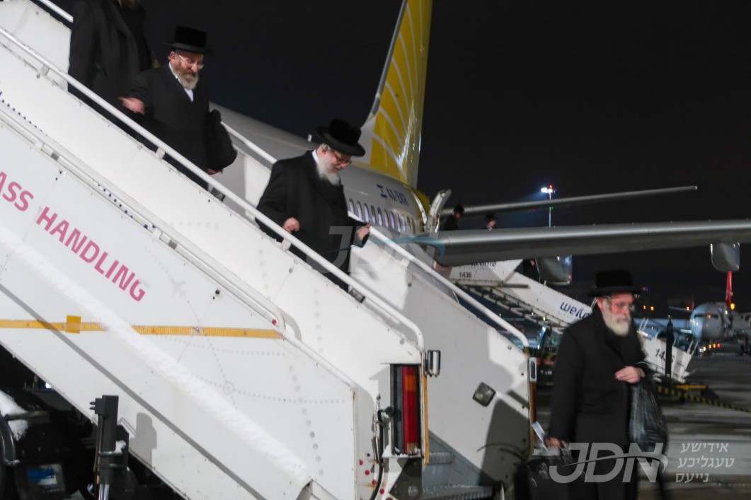 האדמו&quot;ר מבוהוש נעמט אונטער ערשטמאליגע נסיעה קיין קערעסטיר אונגארן