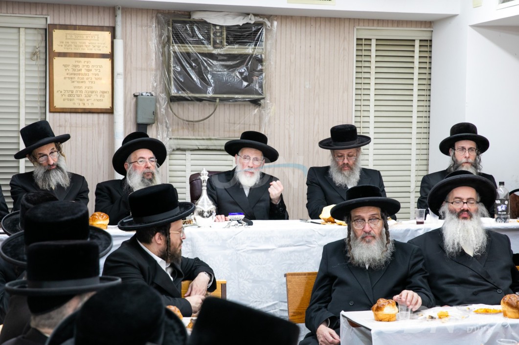 יארצייט פון הרה&quot;ק מפאפא זי&quot;ע ביי בנו הגה&quot;צ אבד&quot;ק פאפא ב&quot;פ