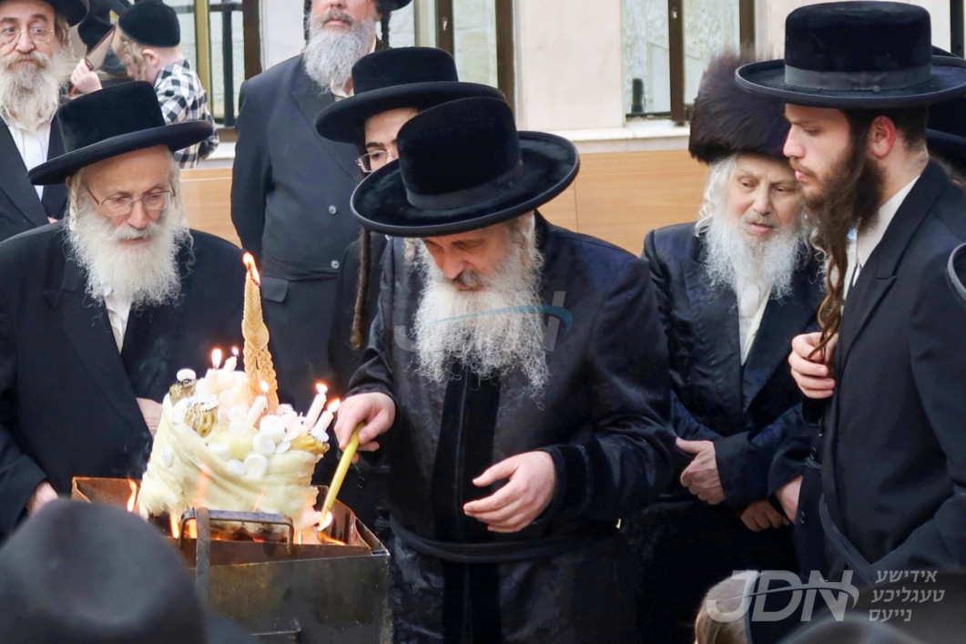 ל&quot;ג בעומר אין חצר הקודש שומרי אמונים ירושלים