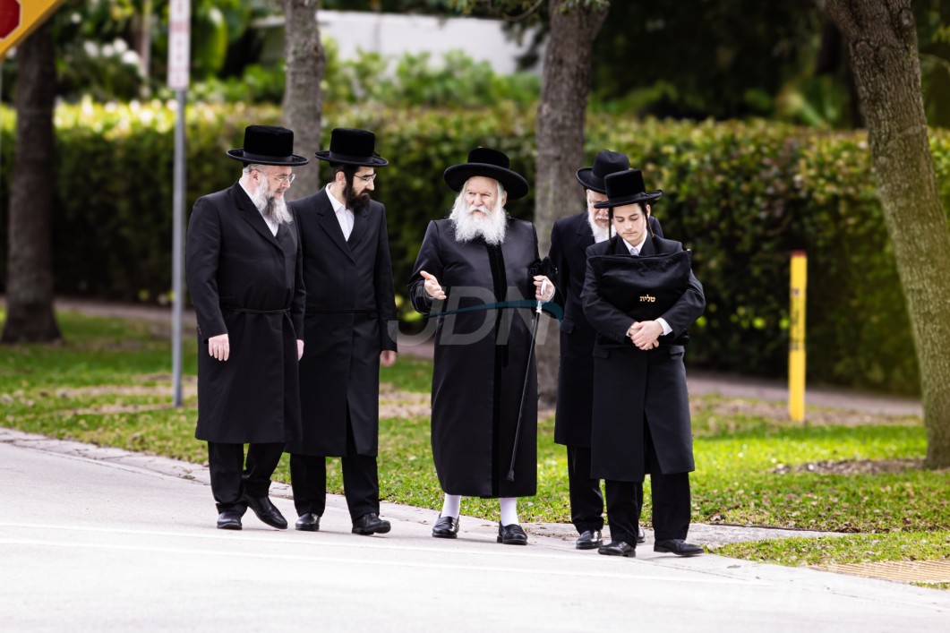 האדמו"ר מבאבוב אויף אפרוה אין מיאמי, פלארידא