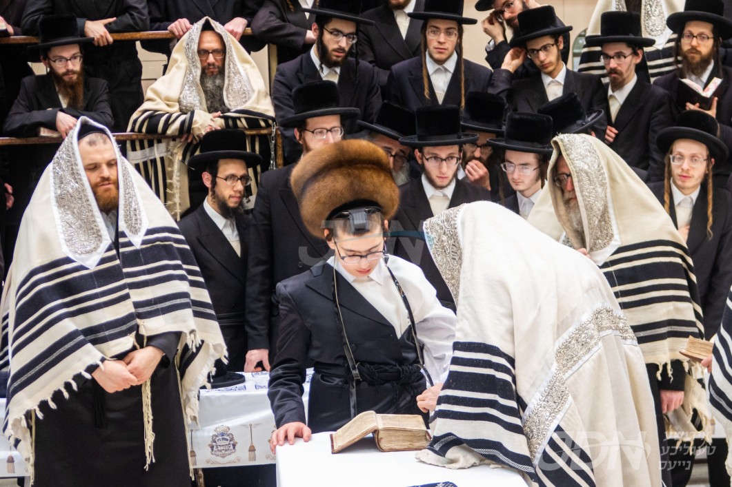 שמחת הבר מצוה פון אן אור אייניקל פון האדמו&quot;ר מסקווירא