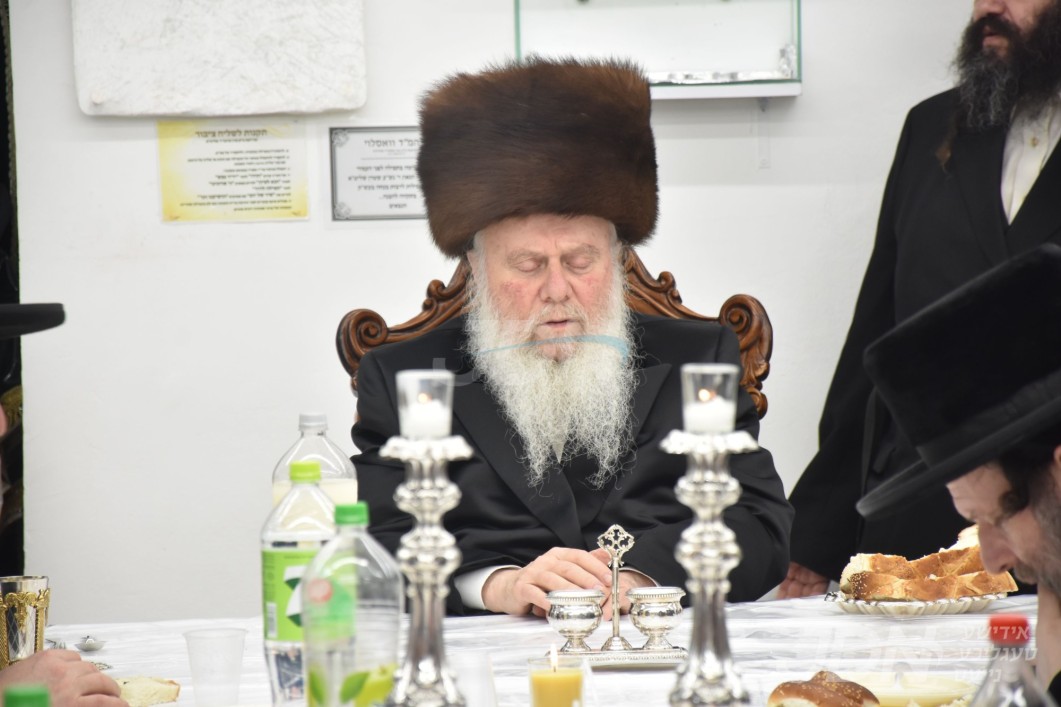 יארצייט פון כ"ק אדמו"ר מוואסלוי זצ"ל ביי בנו האדמו"ר מוואסלוי