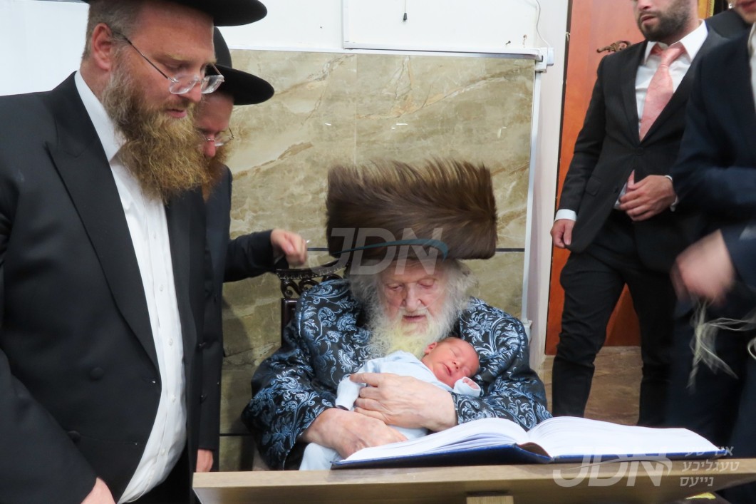 שמחת הוואכנאכט און ברית פון אן אור אייניקל פון פוסק הדור מרא דארעא קדישא