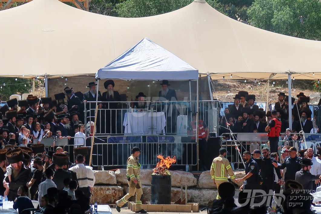 ל&quot;ג בעומר אין חצר הקודש קארלין סטאלין