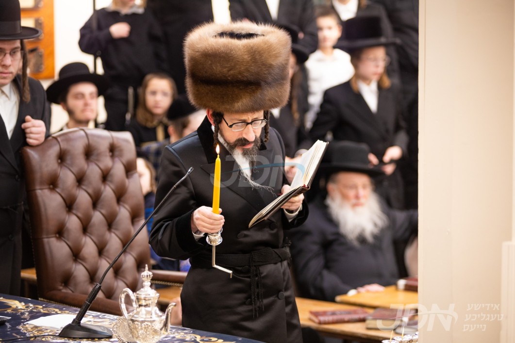 חנוכה אין חצר הקודש סקולען