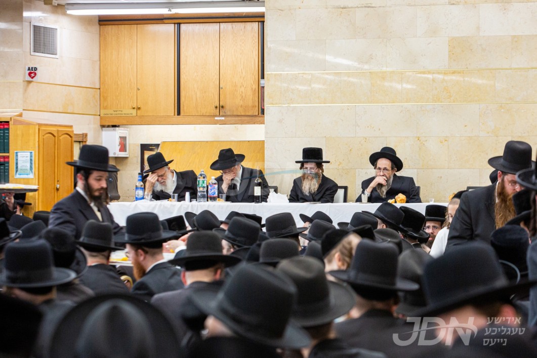 ערשטע יארצייט סעודה פון הגה&quot;צ אבד&quot;ק אמונת ישראל זצ&quot;ל