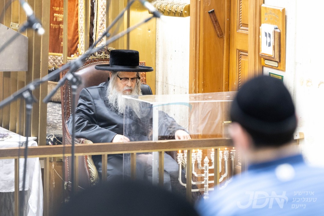 חנוכה אין חצר הקודש סאטמאר