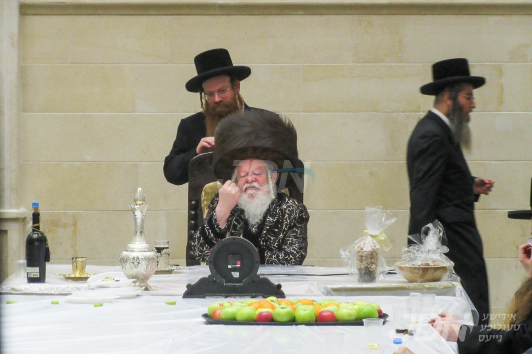 האדמו"ר מפרימישלאן ביים חמשה עשר בשבט טיש