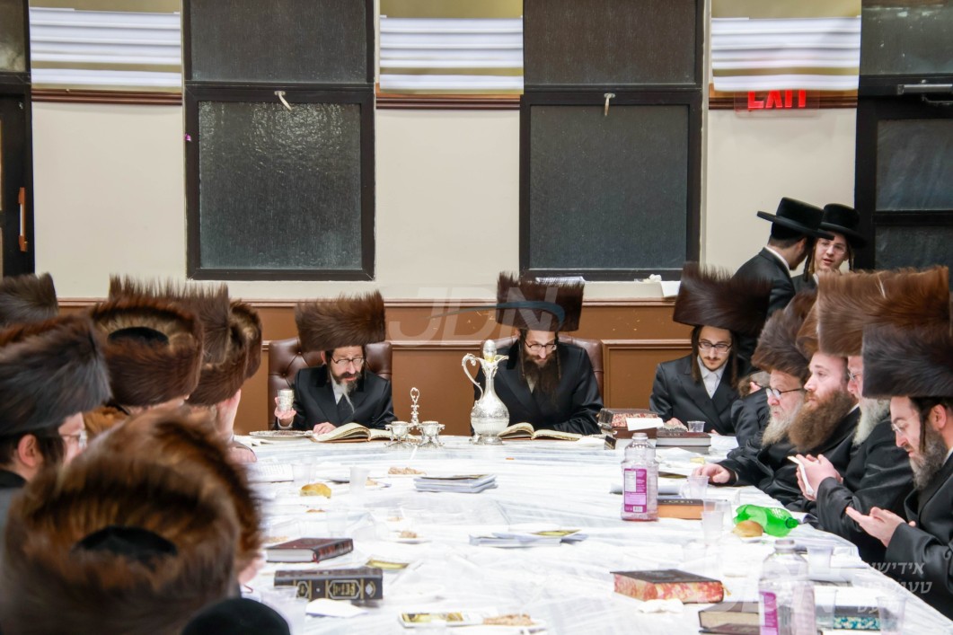 שבת אויפרוף פון החתן בן האדמו"ר מישועת יעקב סקולען