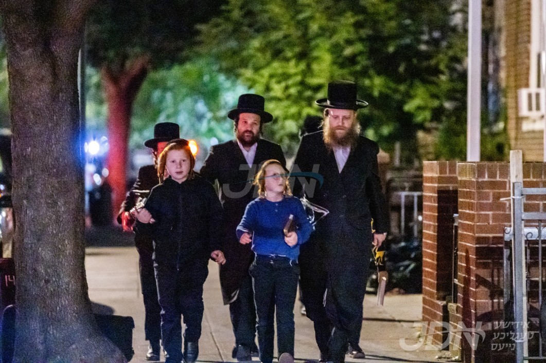 אידן אין בארא פארק גייענדיג צו סליחות