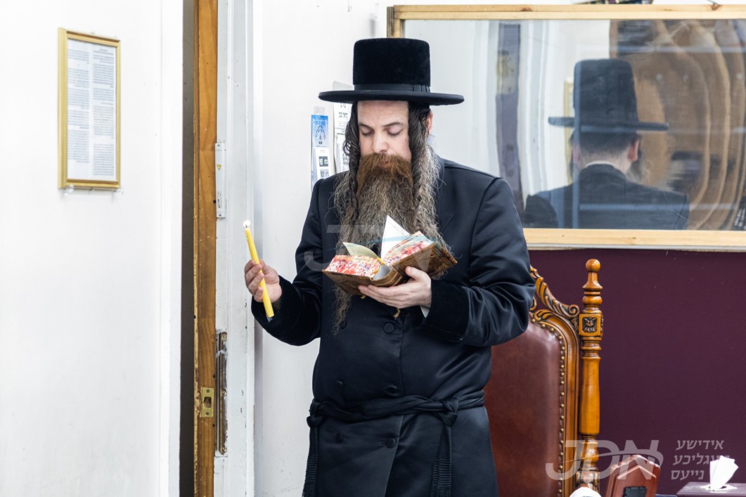 חנוכה אין חצר הקודש אמשינאוו ארה"ב