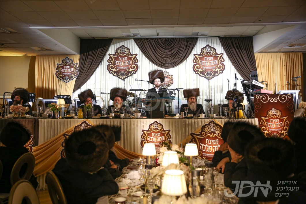 הרה&quot;ג רבי שלום רוקח נכדו בכורו ויקירו פון האדמו&quot;ר מבעלזא ביים שבת התאחדות &#039;שבת המלכות&#039; אין ניו דזשערסי בהשתתפות די תומכים נושאי הממלכה מחזיקי עולם התורה שע&quot;י מרכז מוסדות בעלזא באר&quot;י