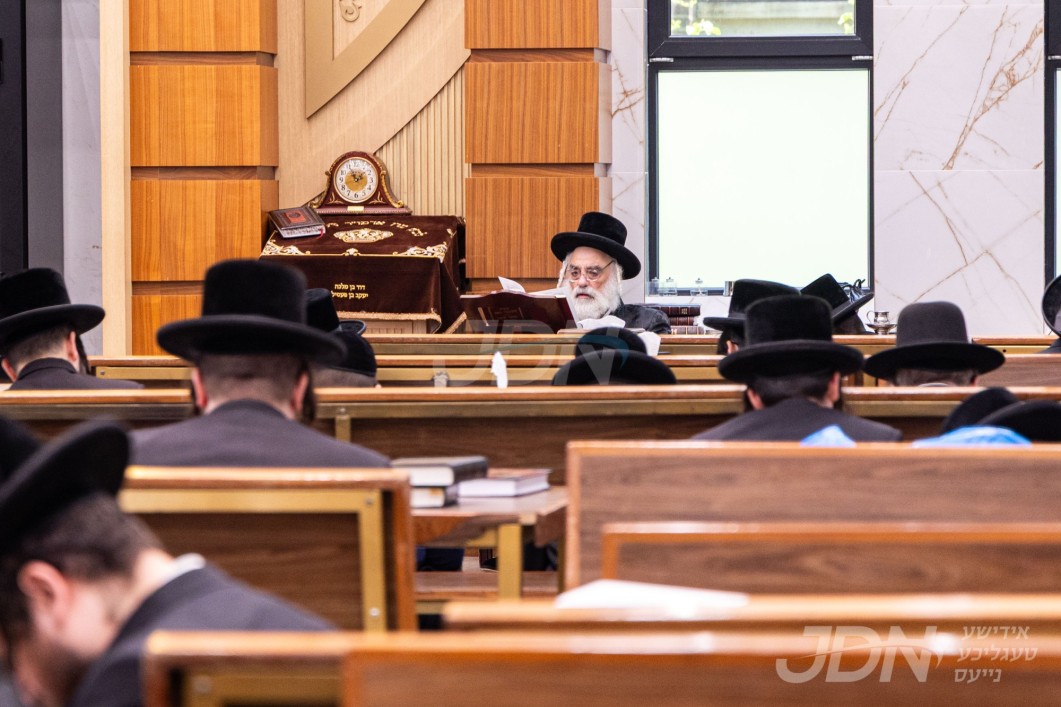 תשעה באב אין חצר הקודש וויזניץ ירושלים