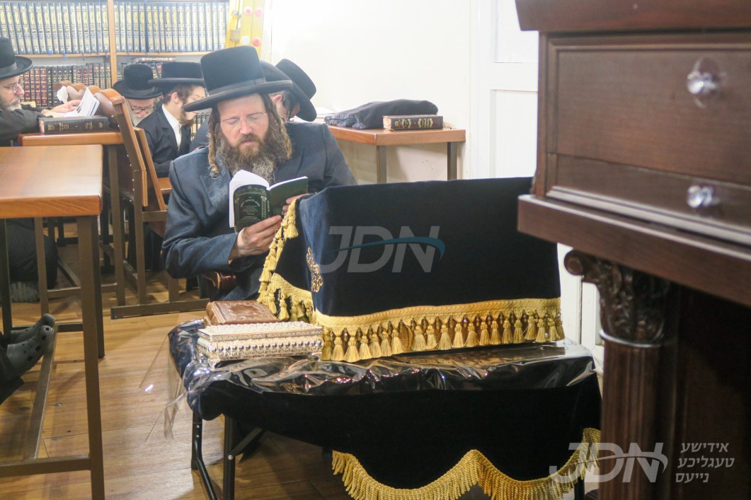 תשעה באב אין חצר הקודש זוטשקא ירושלים