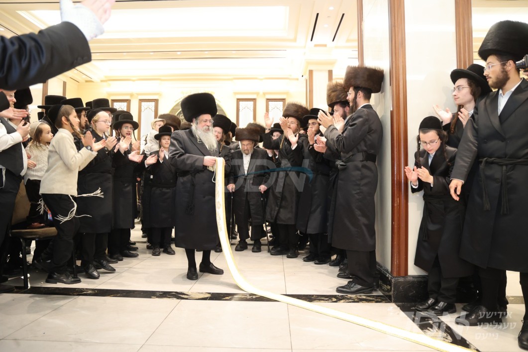 שמחת החתונה פון אן אייניקל פון האדמו&quot;ר מטאלנא