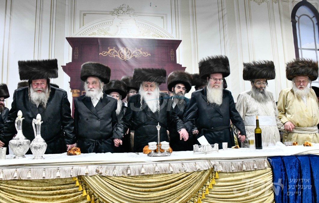 שמחת החתונה בבית מחנובקה בעלזא - נחלת אהרן - בערעגסאז