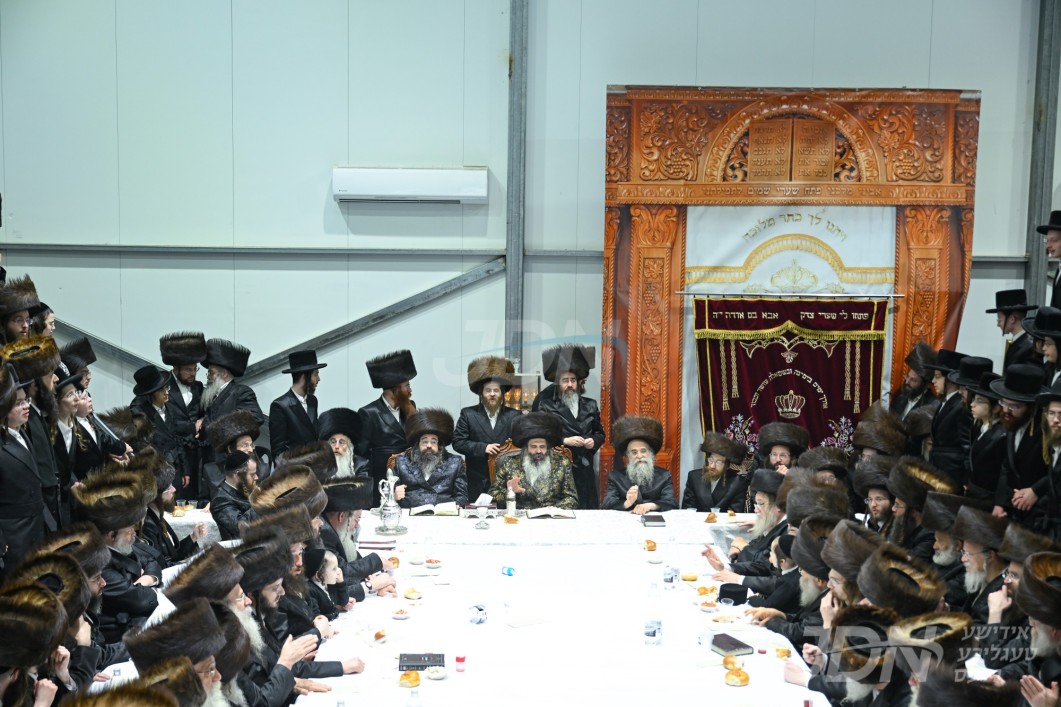 יארצייט פון כ"ק אדמו"ר מזוטשקא זצ"ל ביי בנו האדמו"ר מזוטשקא