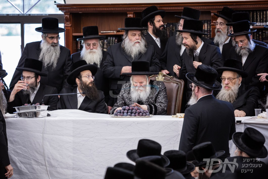 ראש חודש אלול ביי האדמו&quot;ר מבאבוב אין די קעטסקילס