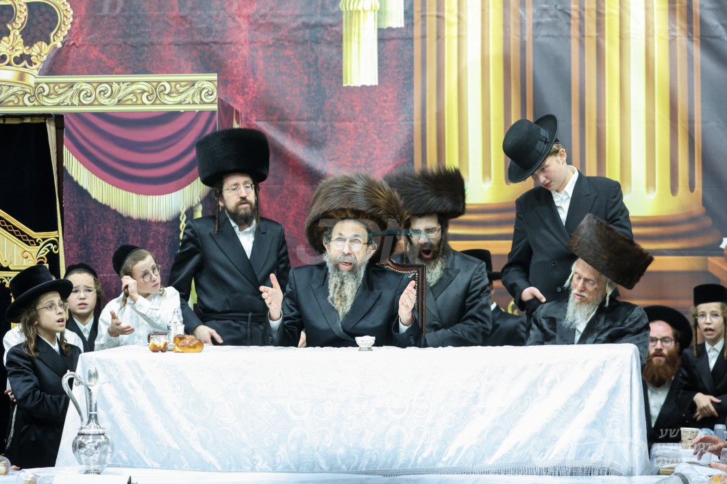 האדמו&quot;ר מתולדות יהודה סטוטשין באזוכט אין ארה&quot;ק