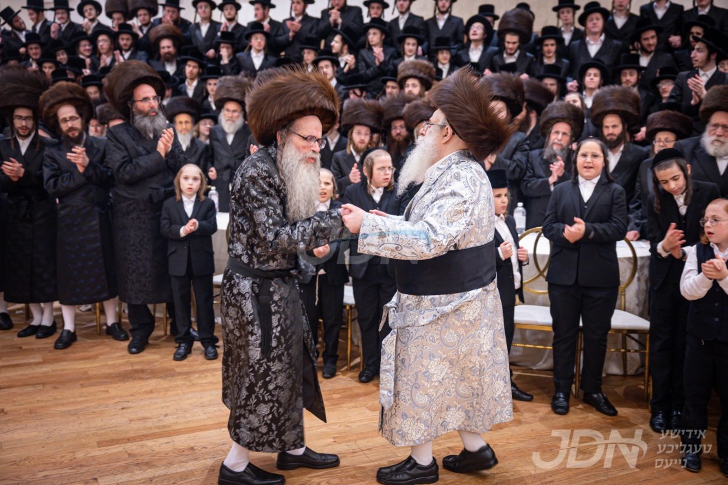 שמחת החתונה פון הכלה בת האדמו&quot;ר מצאנז זוועהיל