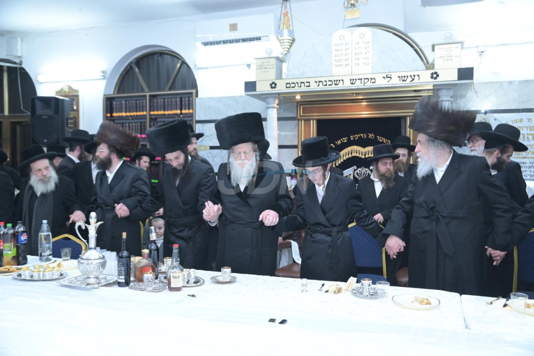 שמחת התנאים פון אן אייניקל פון האדמו"ר ממאדזיץ