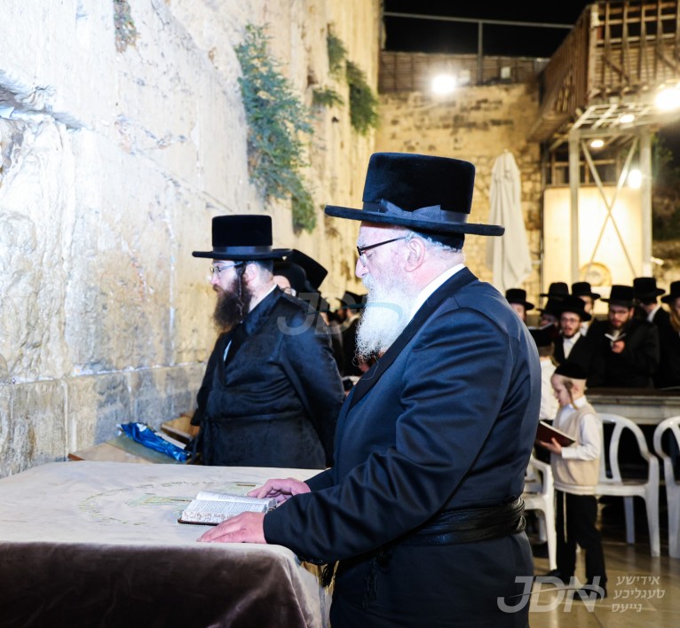 הרה&quot;צ רבי אהרן מענדל טווערסקי בן האדמו&quot;ר מסקווירא באזוכט אין ארה&quot;ק