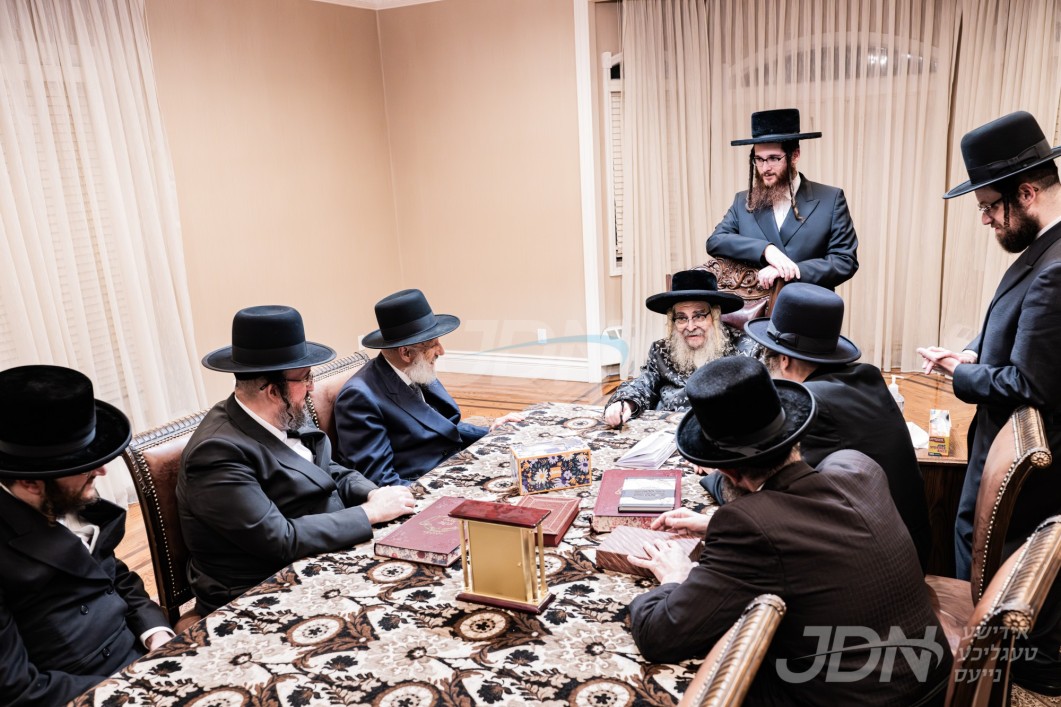 הנהלת כולל שומרי החומות ביים איינלאדענען האדמו&quot;ר מסאטמאר צו געבן א שיעור אין ביהמ&quot;ד כתב סופר אין ירושלים עיה&quot;ק בעת די באזוך אין ארה&quot;ק דעם קומענדיגן פרשת תולדות הבעל&quot;ט