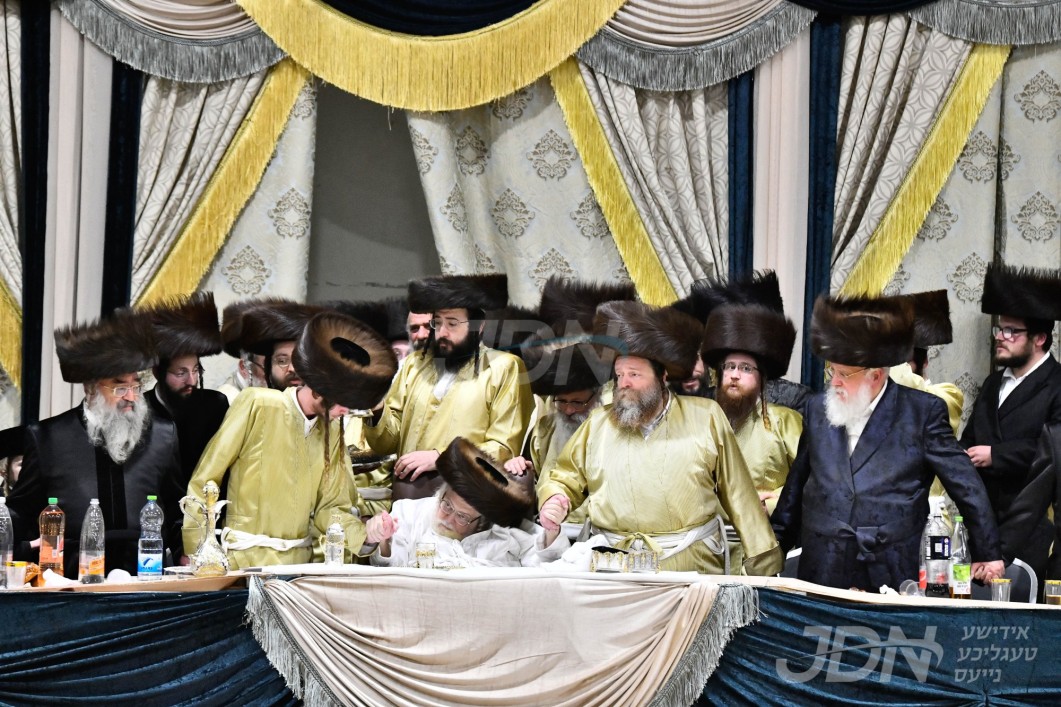 שמחת החתונה פון אן אייניקל פון האדמו"ר מתולדות אברהם יצחק