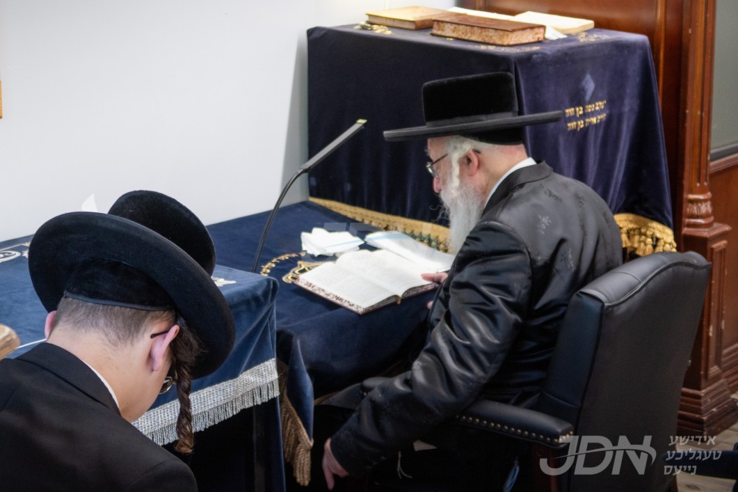 תשעה באב אין חצר הקודש וויען