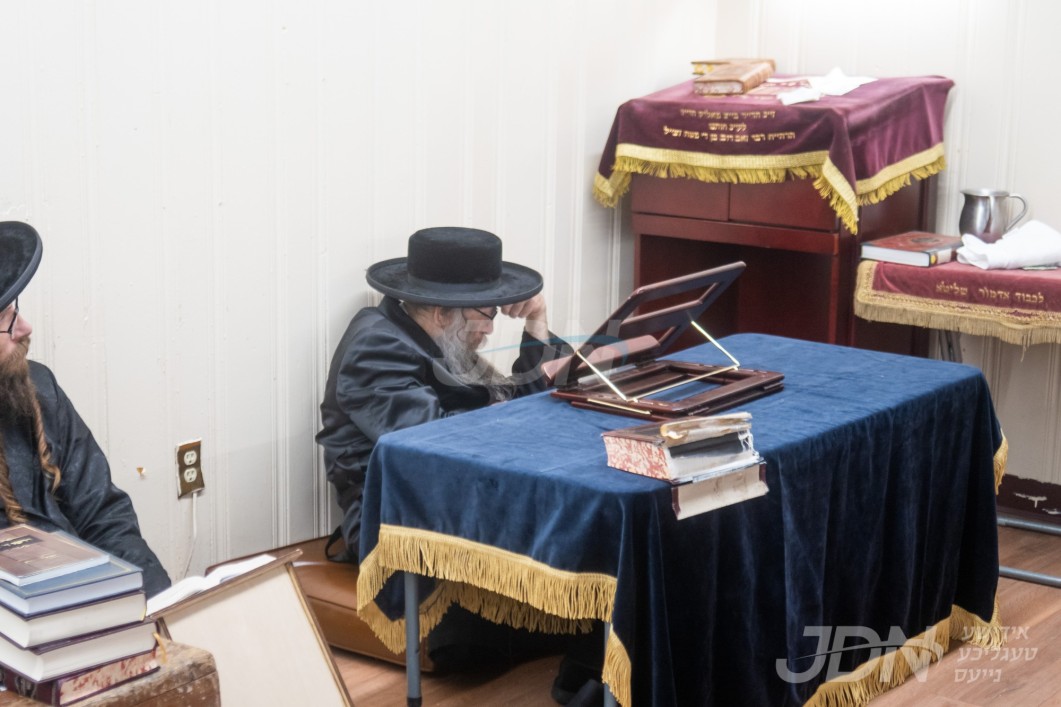 תשעה באב אין חצר הקודש זידיטשויב