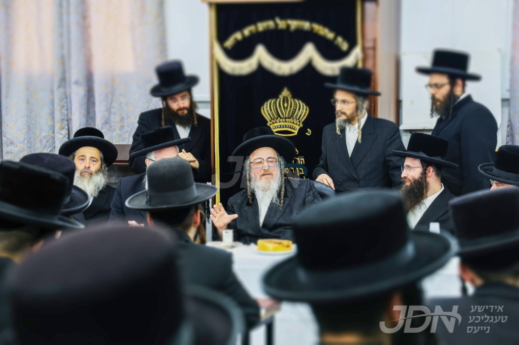 פתיחת הזמן און קביעת מזוזה אין ישיבה גדולה ביאלא בני ברק