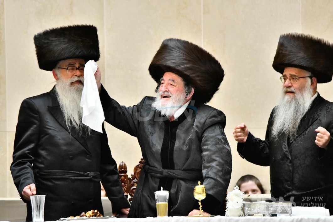 ווידעא: שמחת הפארשפיל לקראת די שמחת החתונה פון אן אור אייניקל פון האדמו"ר מוויזניץ