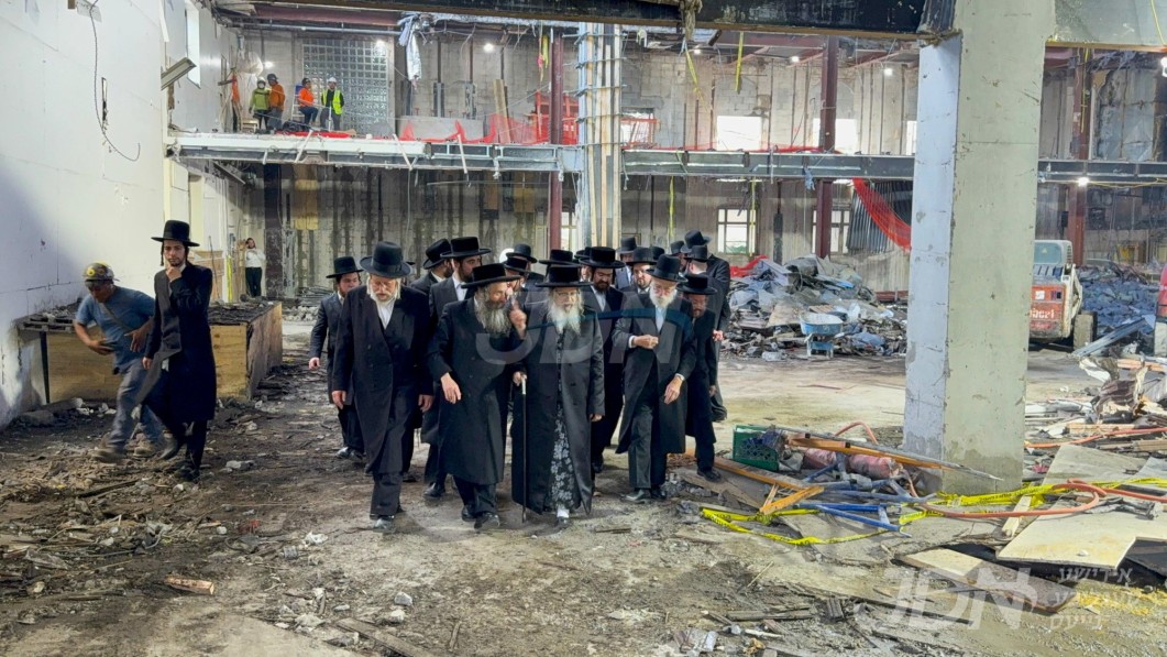 האדמו&quot;ר מסאטמאר באזוכט די בוי ארבעט אין ביהמ&quot;ד הגדול סאטמאר אין וויליאמסבורג