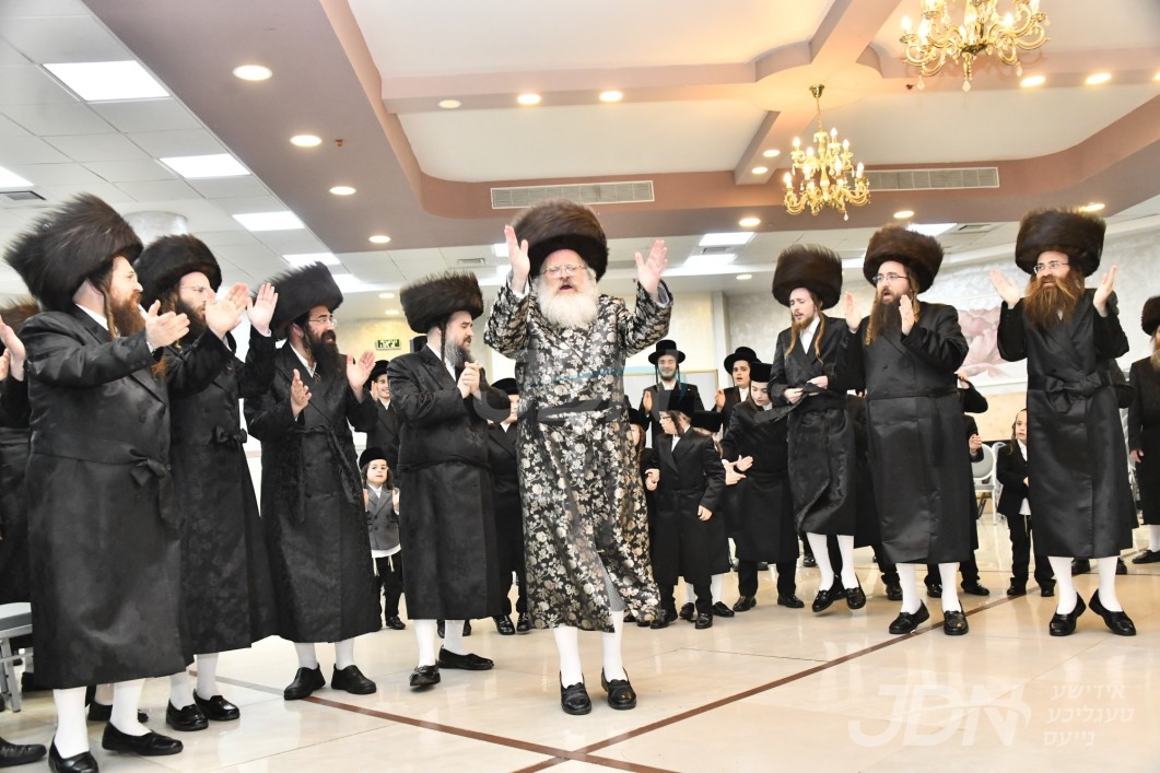 שמחת החתונה פון החתן בן האדמו&quot;ר מבערעגסאז בית שמש