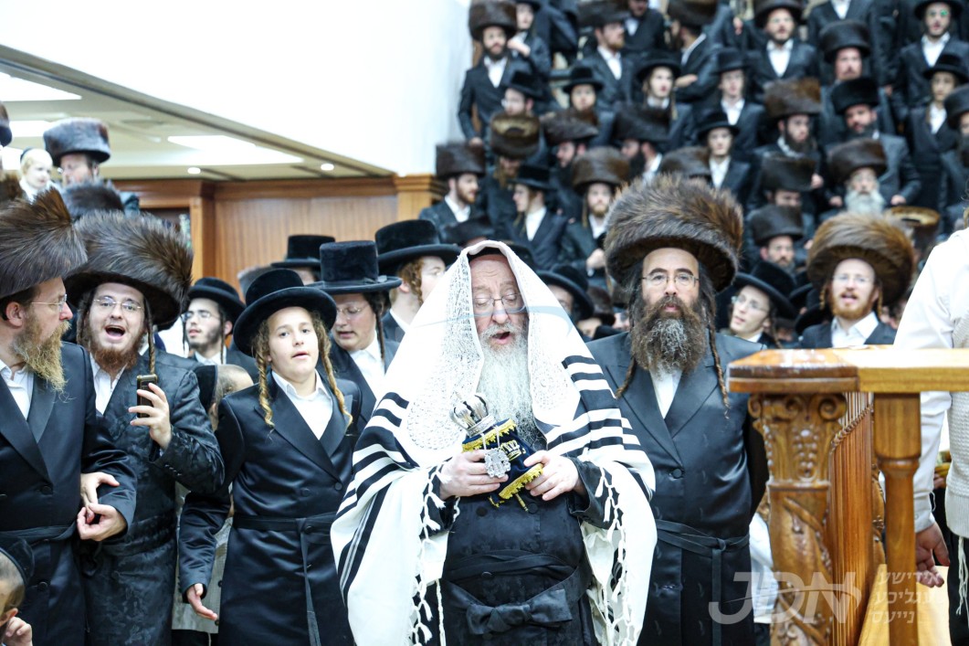 סוכות אין חצר הקודש ביאלא