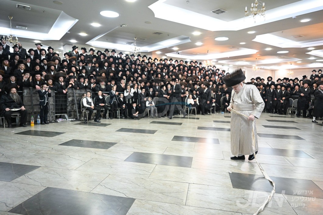 שמחת החתונה פון החתן אייניקל פון גאב&quot;ד קרית הבעש&quot;ט פתח תקוה מיט הכלה אייניקל פון האדמו&quot;ר מלעלוב