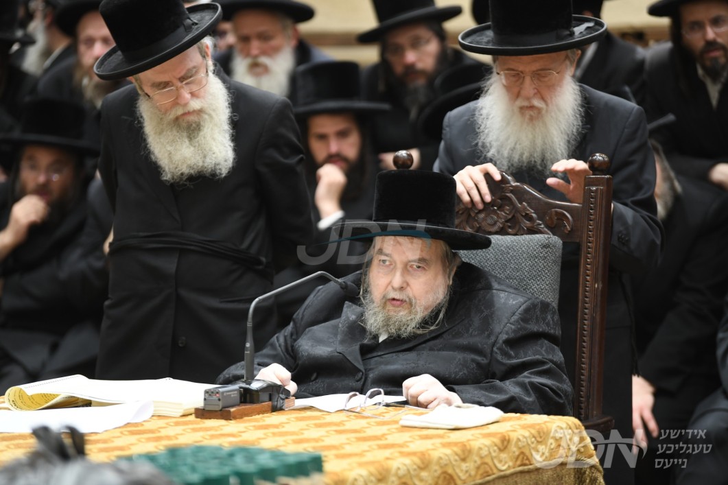 אלפי ילדי התלמוד תורה בעלזא פון איבער גאנץ ארה&quot;ק ביים כוללות קוויטל ביי האדמו&quot;ר מבעלזא