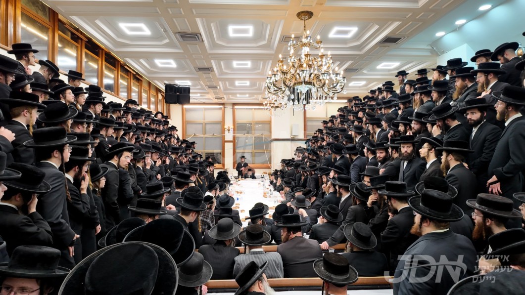 חנוכה אין חצר הקודש קהל חסידי ירושלים