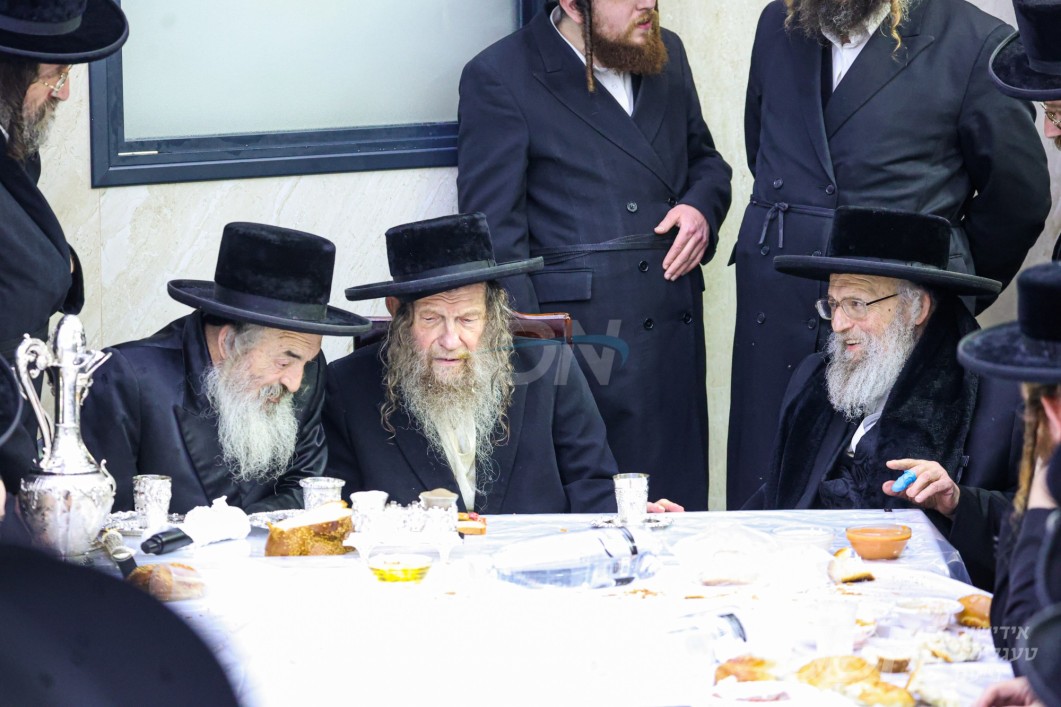 יארצייט פון הרה"ק בעל ברכת משה מלעלוב זי"ע ביי בנו האדמו"ר מלעלוב ניקלשבורג