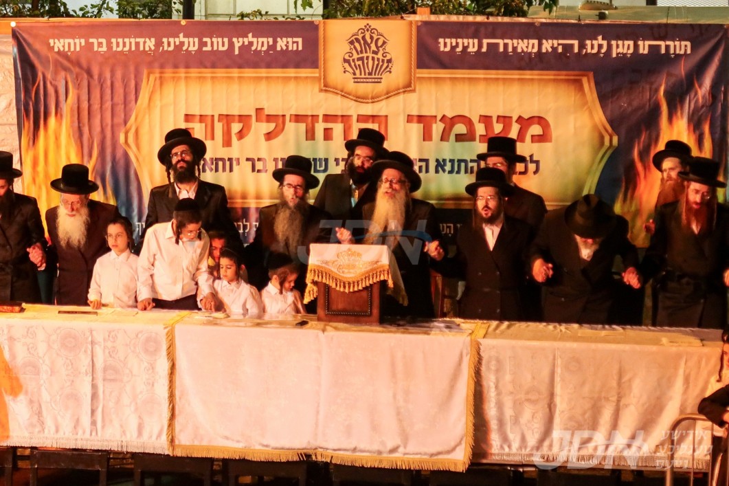 ל&quot;ג בעומר אין חצר הקודש צאנז זוועהיל