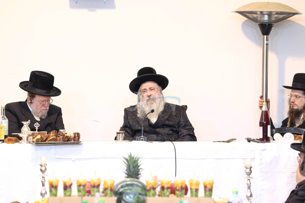 האדמו"ר מטאלנא ביים חמשה עשר בשבט טיש