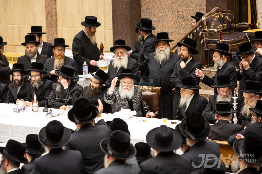 יארצייט פון הרה&quot;ק בעל עטרת שלמה מבאבוב זי&quot;ע ביי האדמו&quot;ר מבאבוב