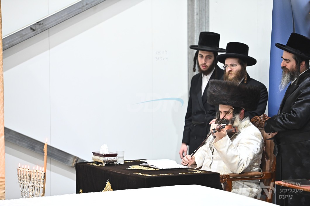 חנוכה אין חצר הקודש זוטשקא