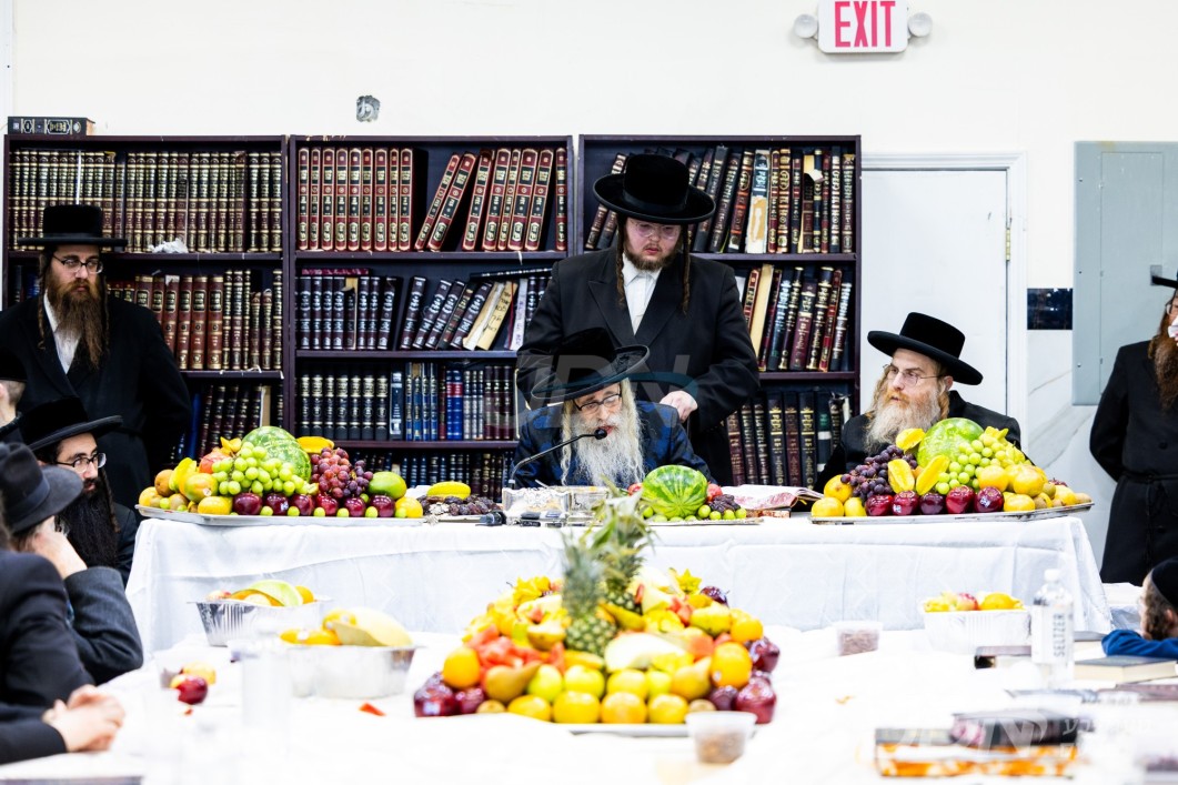 האדמו"ר מזידיטשויב פרעמיסלא ביים חמשה עשר בשבט טיש