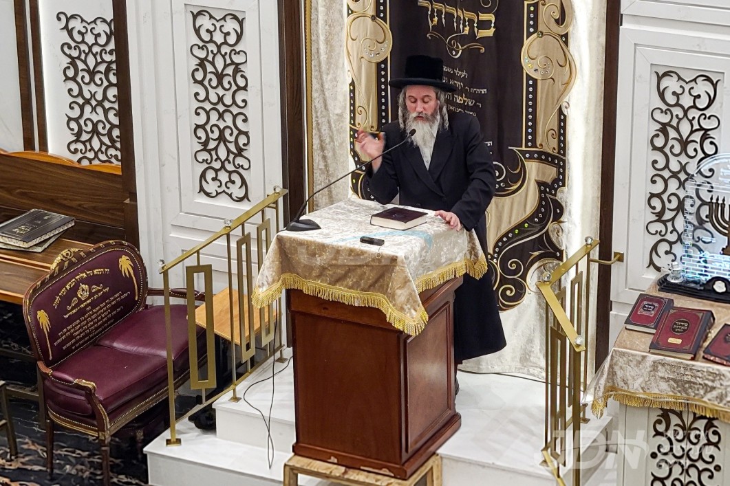 מרבים שלום: שארפע דברי מחאה פון האדמו&quot;ר מראחמיסטריווקא ס&quot;וו בגנות המחלוקת